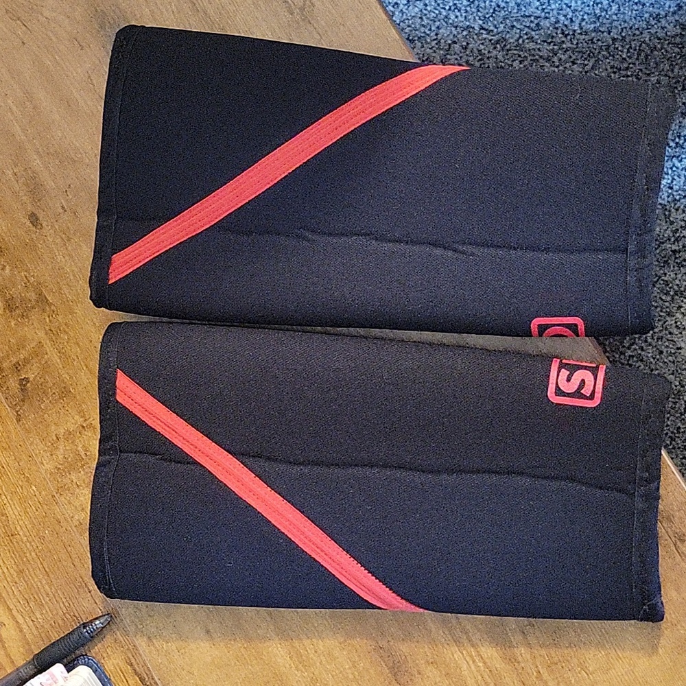 SBD knee sleeves